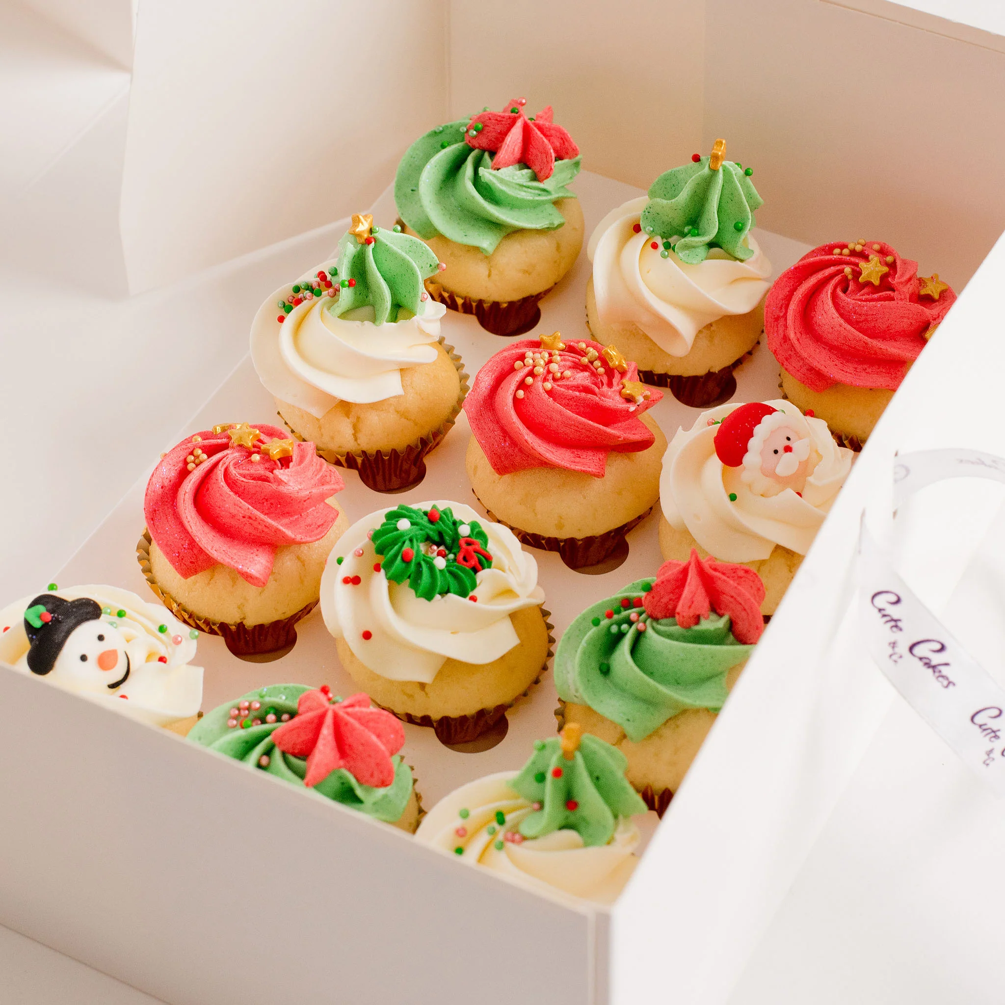 Mini Christmas Cupcakes - Image 4
